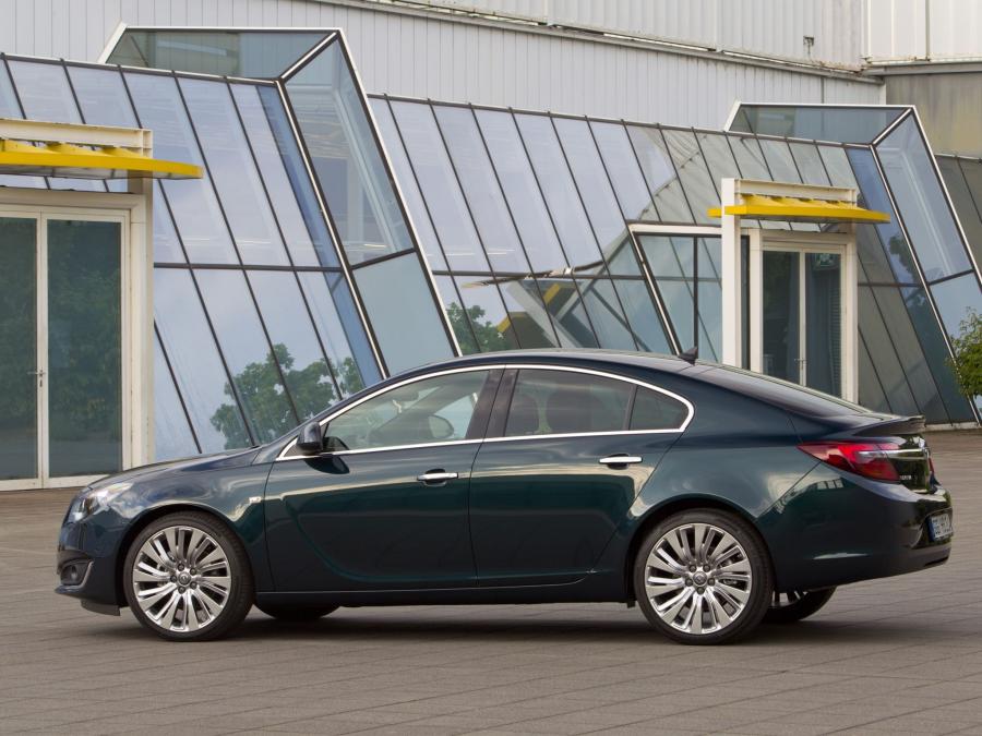  Opel Insignia Hatchback 2013 года  (фото 10 из 16)